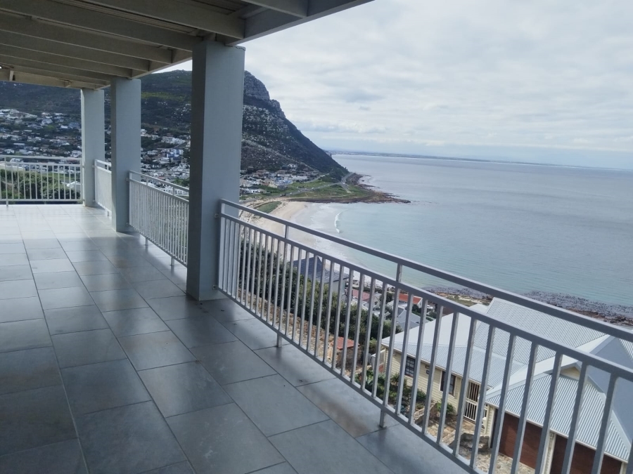 To Let 4 Bedroom Property for Rent in Glencairn Western Cape